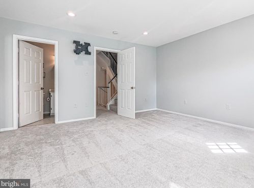 12169 Presidio Way, Woodbridge VA  22192-1052 exterior