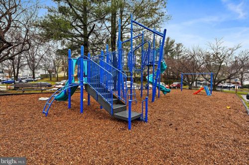 5950 Bridgetown Ct, Springfield VA  22015-2830 exterior