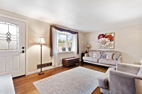 471 Rosewood Dr, Pittsburgh PA  15236-4701 exterior