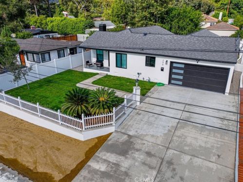 295 Poppyfields Dr, Altadena CA  91001-4837 exterior