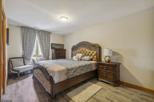 213 Louis Pl, Iselin NJ  08830-1205 exterior