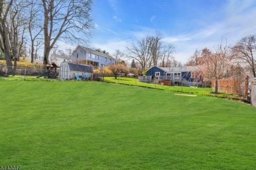18 Outlook Ave, Mount Olive NJ  07828-2919 exterior