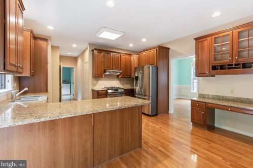 781 Zermatt Dr, Hummelstown PA  17036-9703 exterior