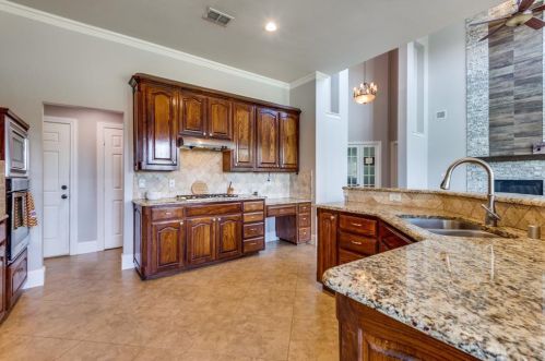 2000 Warwick Crescent Ct, Argyle TX  76226-1525 exterior