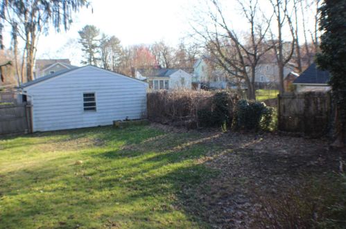 82 College Ave, Poughkeepsie, NY 12601-4606