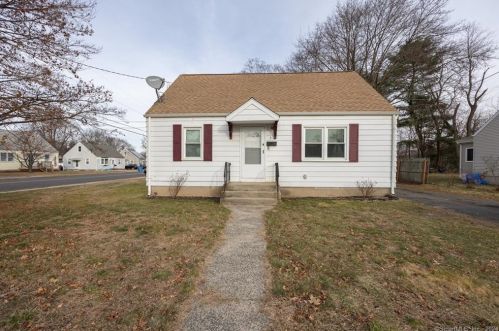 3 Woodridge Rd, Bristol, CT 06010-7631