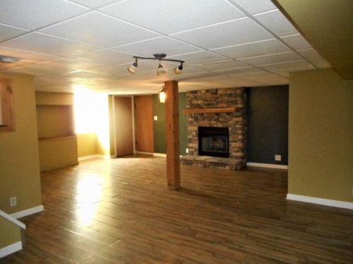 2043 Hulton Rd, Verona PA  15147-3806 exterior