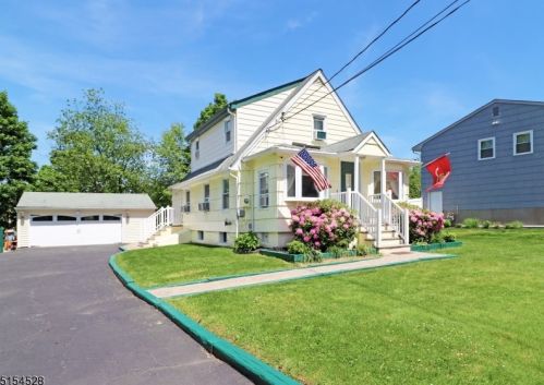 66 Summit Ave, Cedar Knolls, NJ 07927-1423