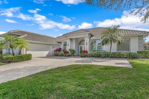2104 Imperial Cir, Naples, FL 34110-1037
