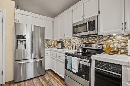 2024 Bailey Dr, Modesto CA  95355-9160 exterior