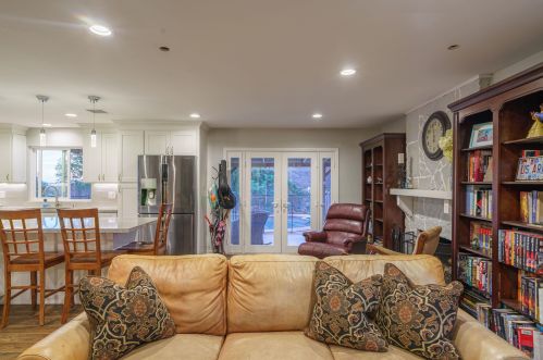 8530 Harwell Dr, San Diego CA  92119-1917 exterior