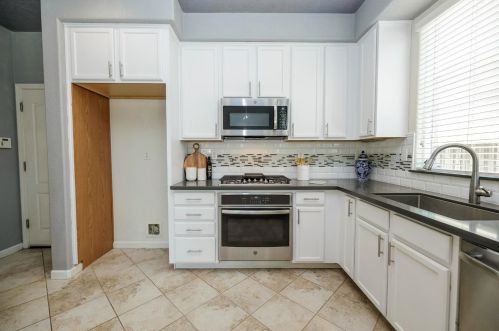 17122 Pacific Oak Ln, Lathrop CA  95330-8526 exterior