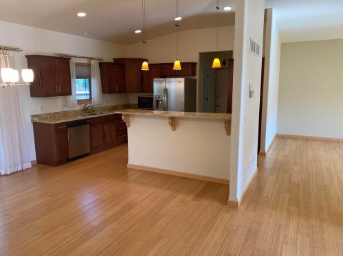 925 River Bluff Dr, Manitowoc, WI 54220-8329