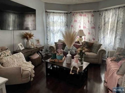 270 19th Ave, Paterson NJ  07504-1733 exterior