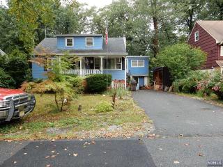 33 Wildwood Ter, Skyline Lakes, NJ 07456-2017