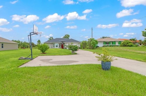 2715 37th Ave, Naples, FL 34120-7458
