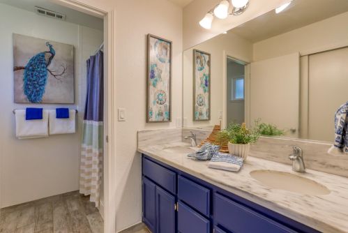 1320 I St, Rio Linda CA  95673-4403 exterior