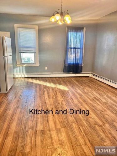 130 Summer Ave, Newark NJ  07104-1903 exterior