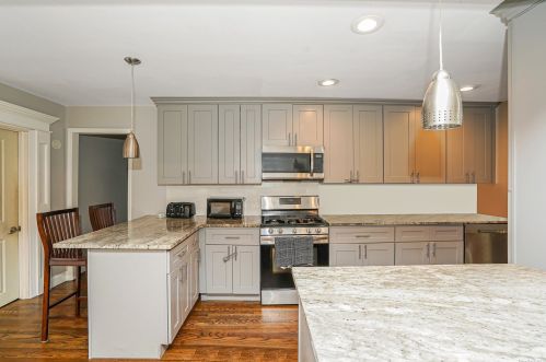 195 Franklin Rd, Oakdale NY  11769-2243 exterior