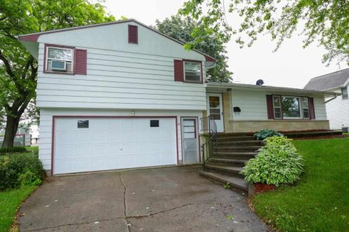 650 1st St, Randolph, WI 53956-1006