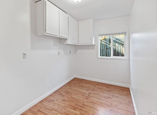 120 Thomas St, Ukiah CA  95482-5822 exterior