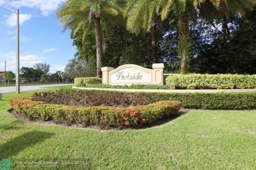 959 Parkside Cir, Boca Raton, FL 33486-5230