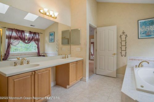 2 Sarah Ct, Jackson Twp NJ  08527-4760 exterior