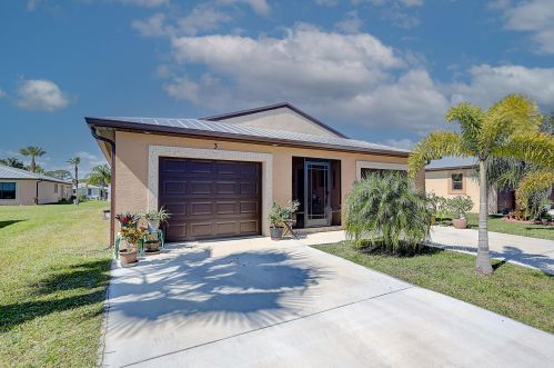 3 Nogales Way, Fort Pierce, FL 34952-8541