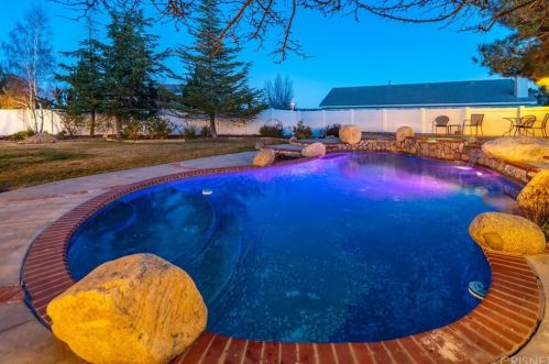 42240 Ridge View Dr, Lancaster CA 93536-7382 exterior