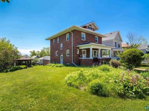 720 7th St, Duluth, MN 55805-1442