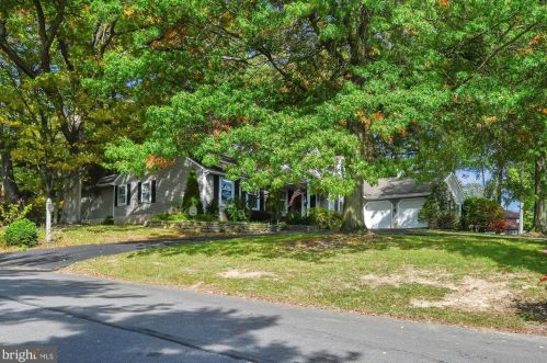 1743 Tall Oaks Rd, Molino PA  17961-9540 exterior