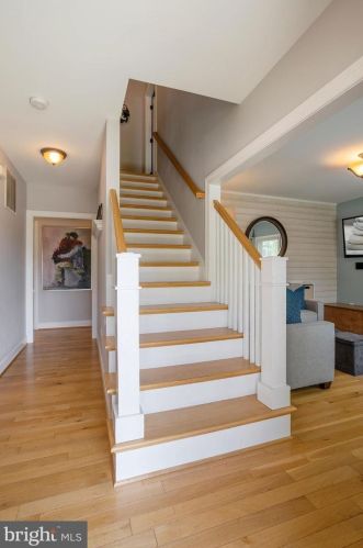 6721 Westlawn Dr, Falls Church VA  22042-2742 exterior