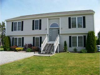 19 Greene Ln, South Kingstown, RI 02882-5016