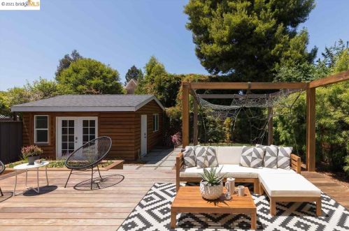 5845 Colby St, Oakland CA  94618-1224 exterior