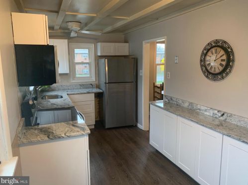 653 Gulph Rd, Norristown PA  19406-3704 exterior