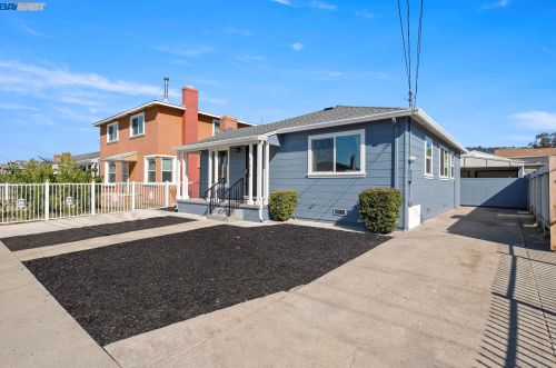 7616 Halliday Ave, Oakland, CA 94605-2746