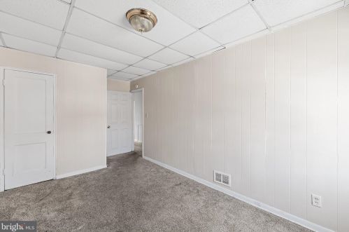 2117 Seneca Rd, Wilmington DE  19805-4131 exterior