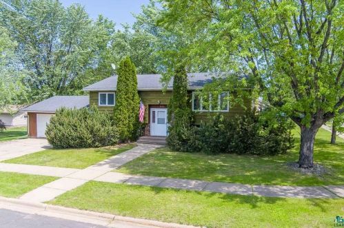 3402 Outer Dr, Hibbing MN 55746-2659 exterior