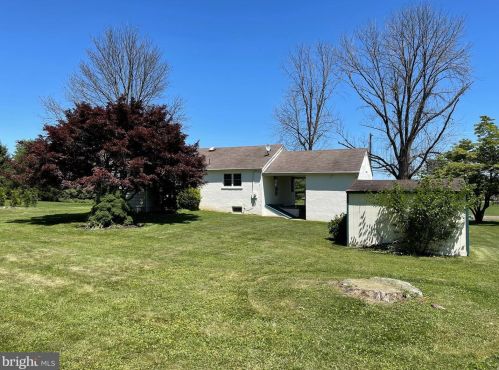 1412 Holland Rd, Southampton PA  18966-2707 exterior