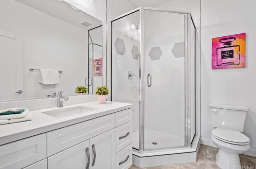 17309 Lemay St, Van Nuys CA 91406-5400 exterior