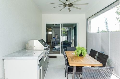 603 104th Ave, Naples FL  34108-3228 exterior