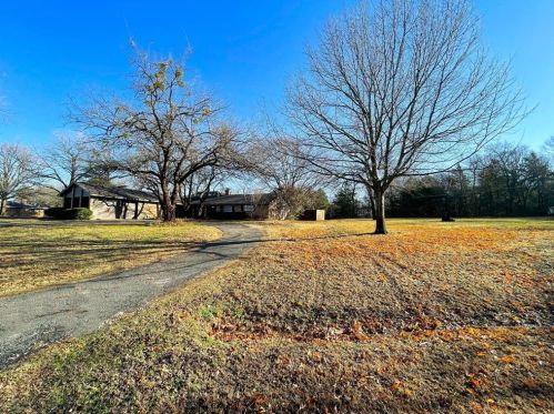 124 Eastwood Terrace Dr, Denison TX  75020-8270 exterior