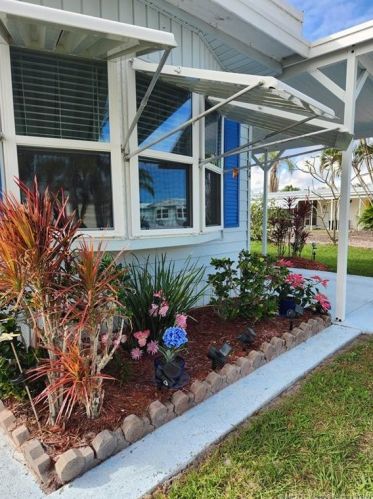 14 El Portal Ln, Fort Pierce, FL 34952-7918
