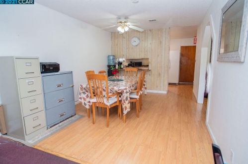 2699 Shamrock Dr, Richmond CA  94806-1555 exterior