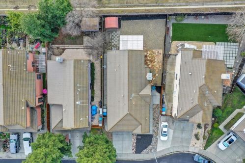 885 Turquoise St, Vacaville CA  95687-7810 exterior