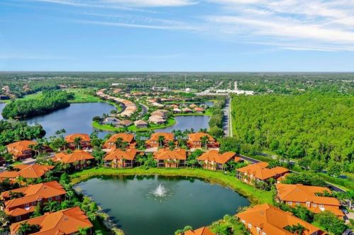 6413 Legacy Cir, Naples FL  34113-8044 exterior