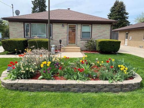 4167 Pennsylvania Ave, Milwaukee, WI 53235-4650