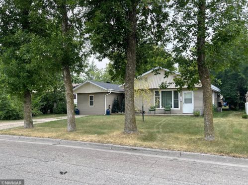 519 State Ave, Thief River Falls, MN 56701-1850