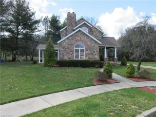 152 Poolside Ln, Parral OH  44622-9568 exterior