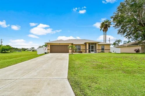 2019 16th Pl, Cape Coral, FL 33909-4695